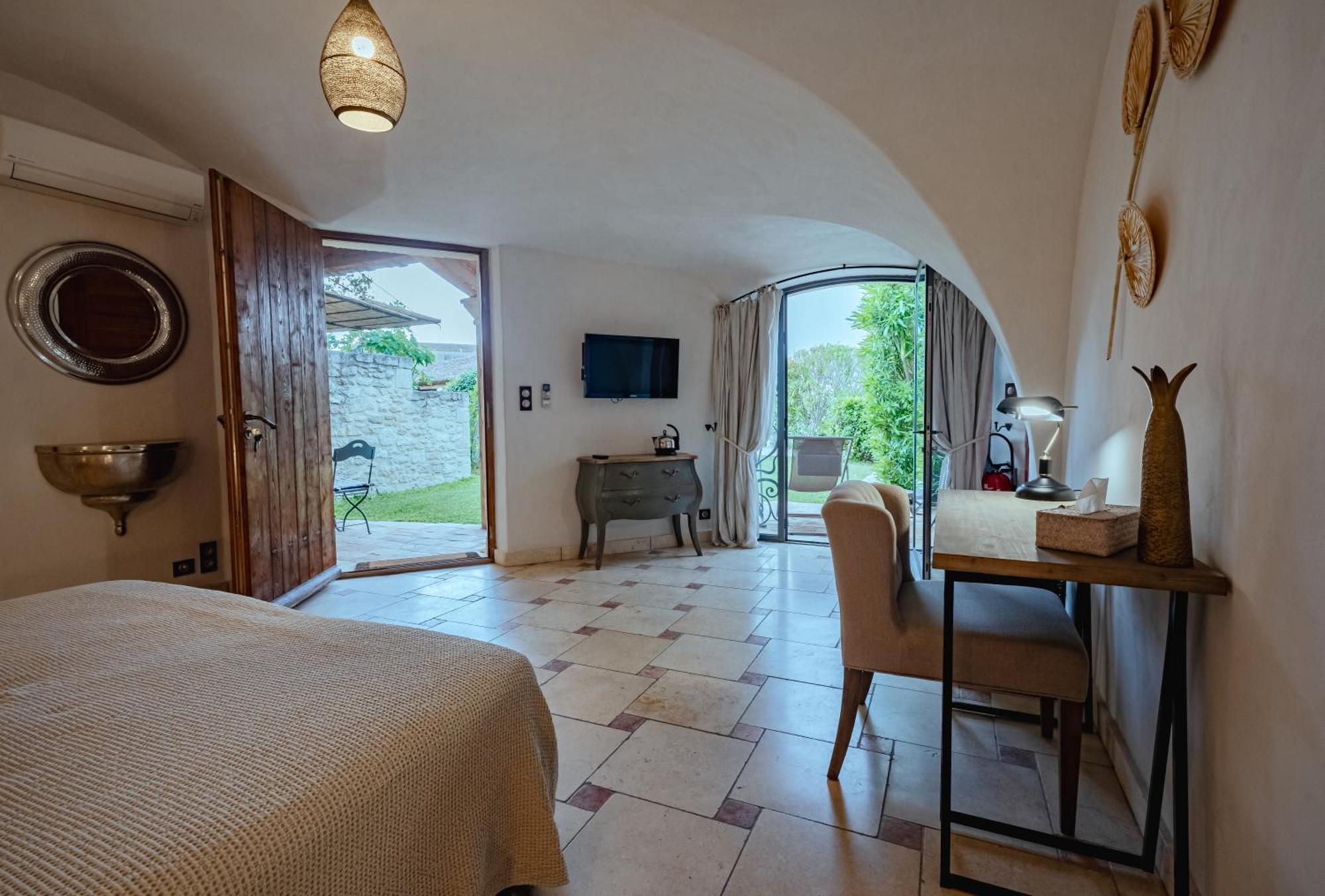 La Belle Vie Hotell Saint-Hilaire-dʼOzilhan Exteriör bild